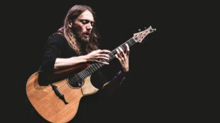 25-11-06 Mike Dawes Live in Rome, Italy 3 (Credit Chiara Lucarelli) - PREFERRED SHOT